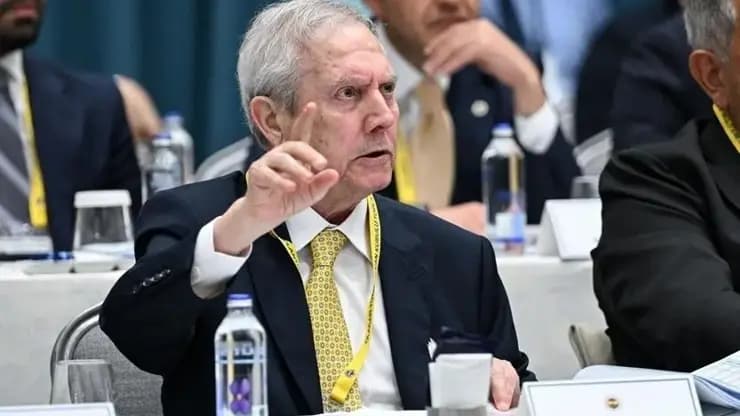 Fenerbahçe'de Aziz Yıldırım müjdesi gerçek oldu Yıldız golcü bitiyor
