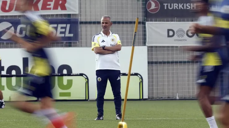 Fenerbahçe'de kadro operasyonu: 3 isimle yollar ayrılıyor
