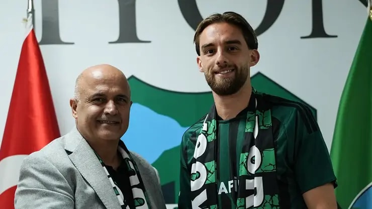 Kocaelispor Berkan Kutlu'yu kadrosuna kattı