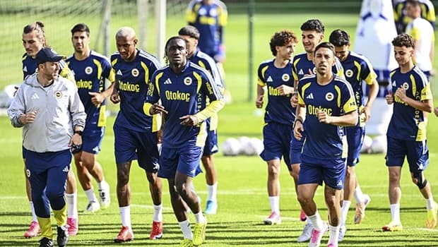 Fenerbahçe'de Sturm Graz Maçı Öncesi Önemli Eksikler: Musaba ve Ederson Yok
