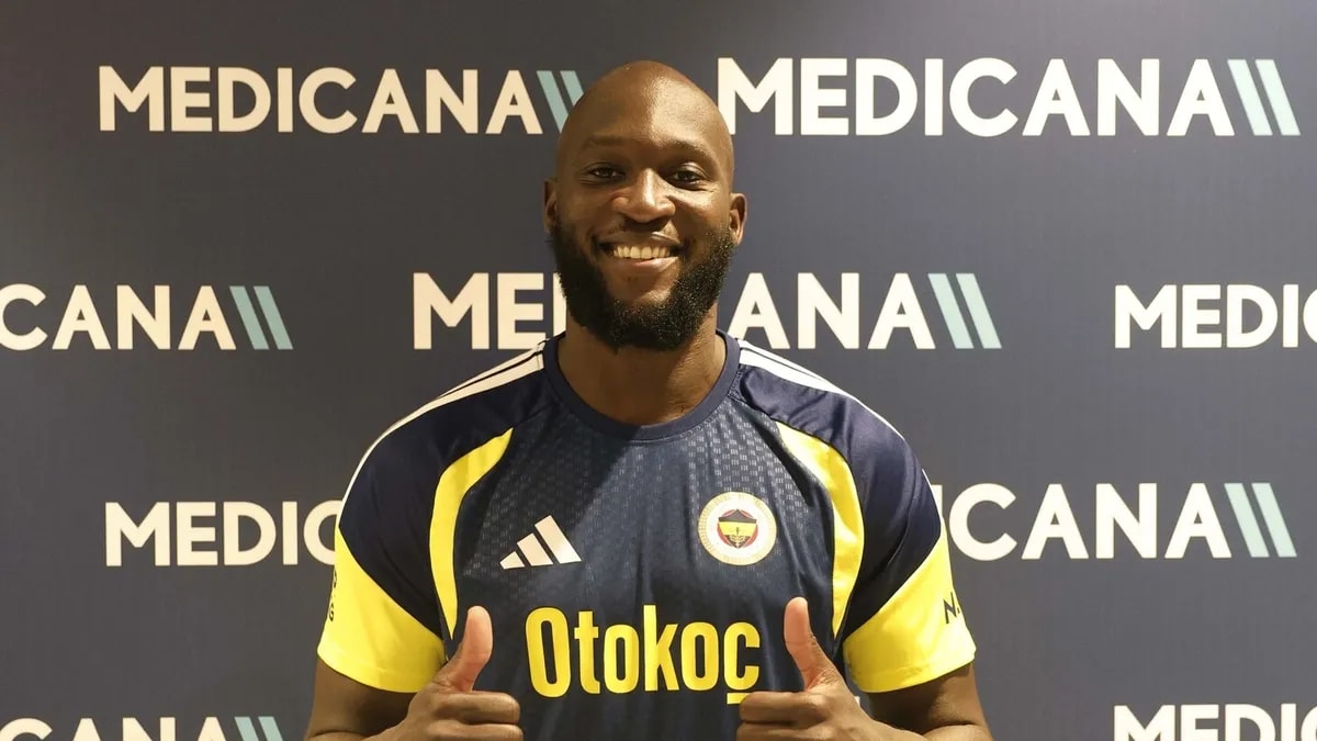 Fenerbahçe'nin Yıldız Golcüsü Lukaku Sağlık Kontrolünü Tamamladı, İmza Cuma