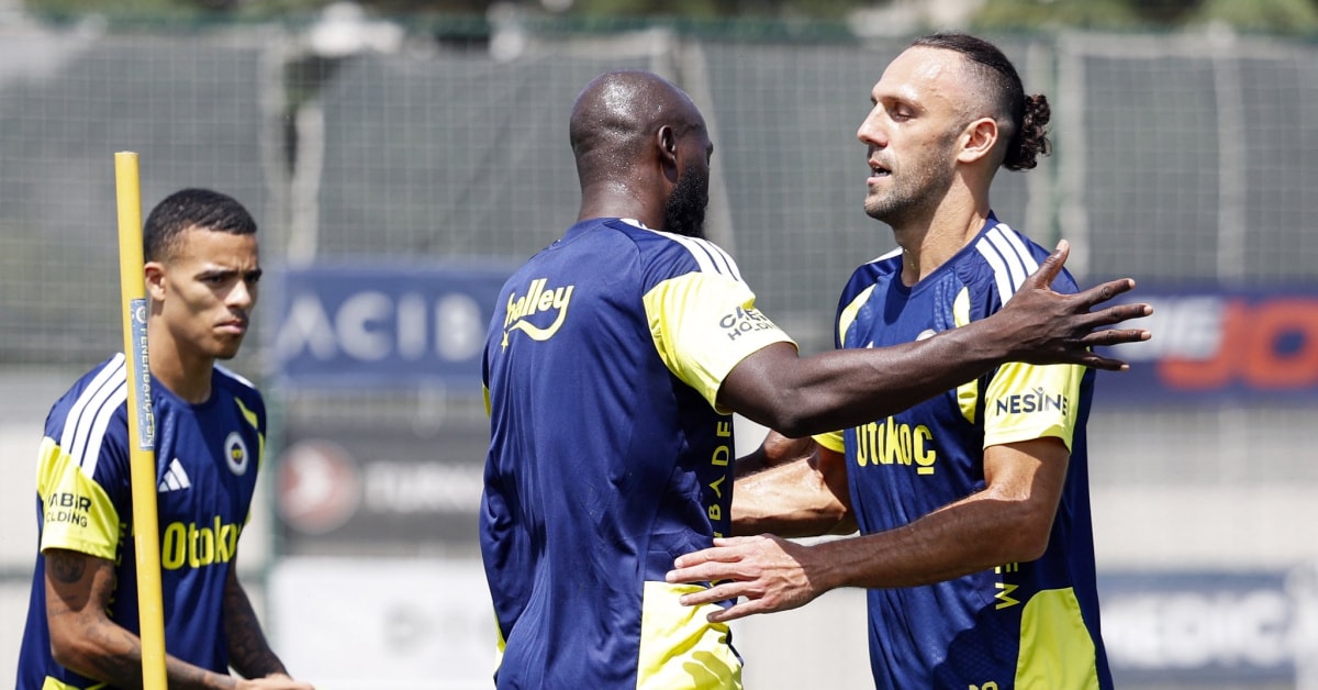 Fenerbahçe, Lyon Maçı Hazırlıklarına Başladı: Ligdeki Mağlubiyetin Ardından Şampiyonlar Ligi Hedefi