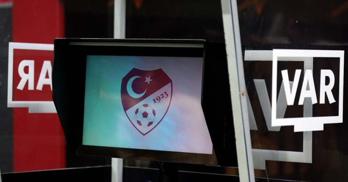 Beşiktaş-Eyüpspor Maçının VAR'ı Andrew Donaldson Dallas Oldu