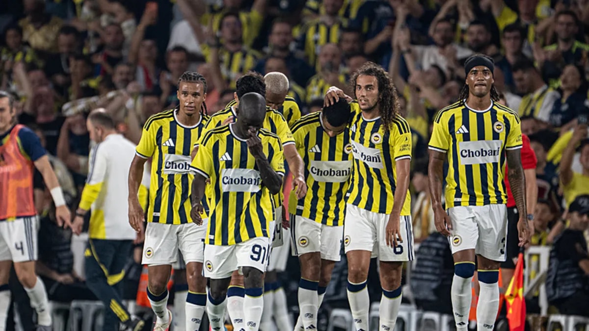 Fenerbahçe-Lyon Şampiyonlar Ligi Play-Off: Yapay Zeka Skor ve Tur Tahminleri