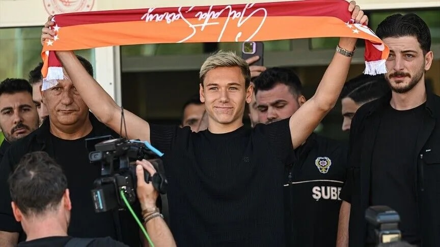 Galatasaray'ın Transfer Görüşmelerine Başladığı Aleksey Batrakov İstanbul'da