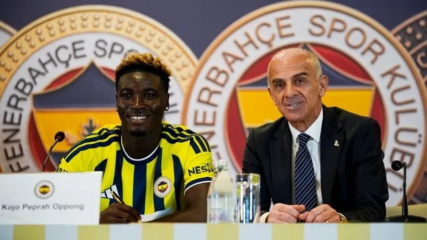 Fenerbahçe, Ganalı Savunmacı Kojo Peprah Oppong İçin İmza Töreni Düzenledi