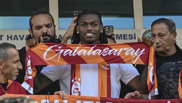Galatasaray'ın Yeni Yıldızı Rafael Leao İstanbul'da: 'Aston Villa'yı Reddettim'
