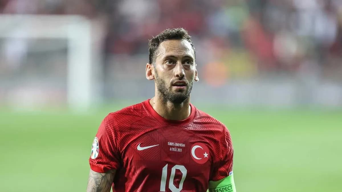 Hakan Çalhanoğlu'ndan Transfer Spekülasyonlarına Net Yanıt: "Adımın Gündeme Getirilmesini Anlamıyorum!"