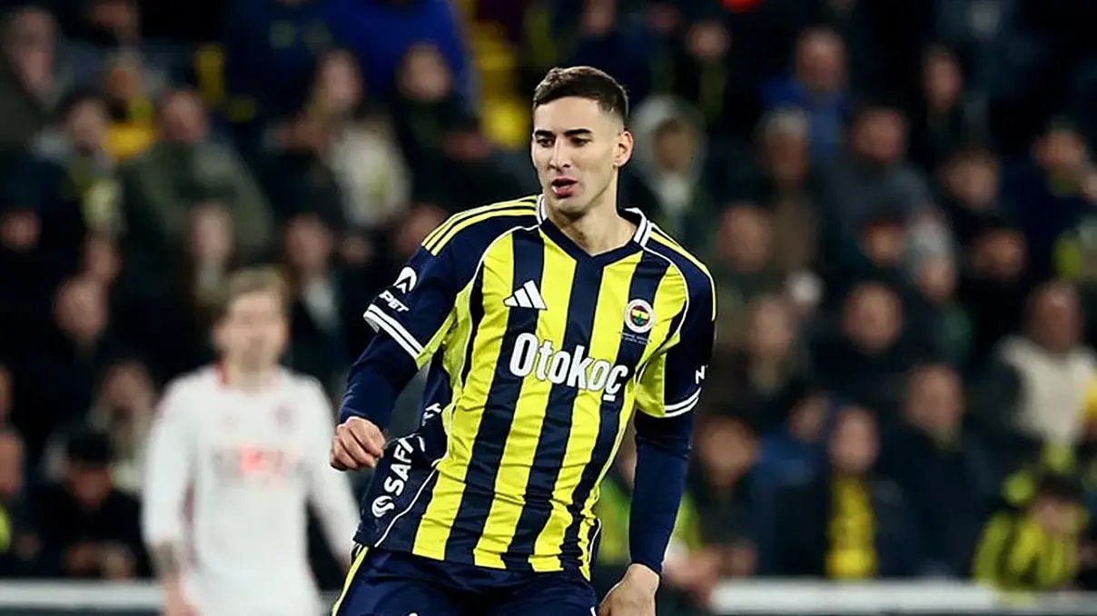 Fenerbahçe'de Mert Müldür bıçak altına yattı