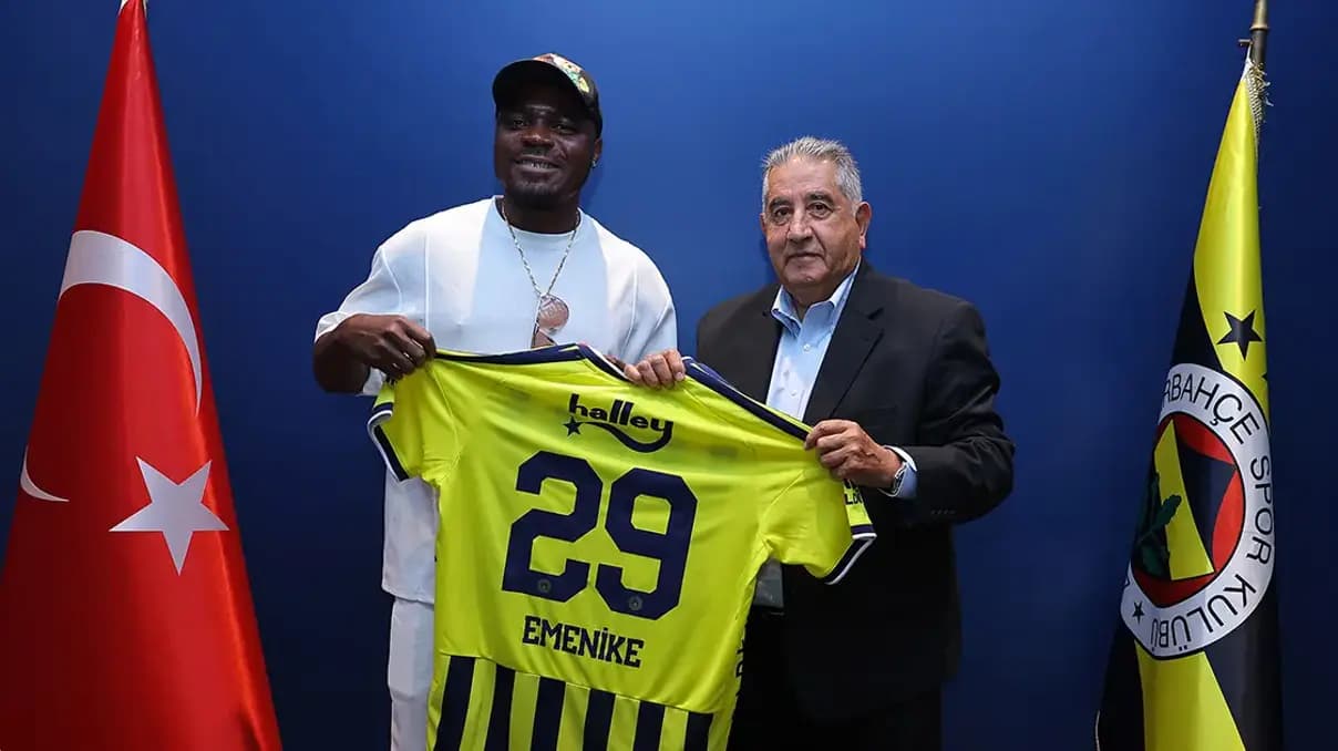 Emmanuel Emenike'den Fenerbahçe'ye sürpriz ziyaret