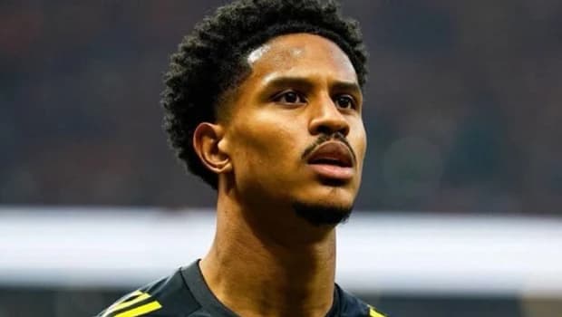 Fenerbahçe'den Oosterwolde Açıklaması: Roma Transferi İptal, Oyuncu Ameliyat Oldu