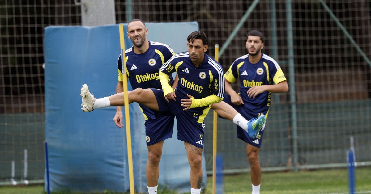 Fenerbahçe, Süper Lig'de Eyüpspor Maçı Hazırlıklarına Başladı: Sezon Performansı Masada