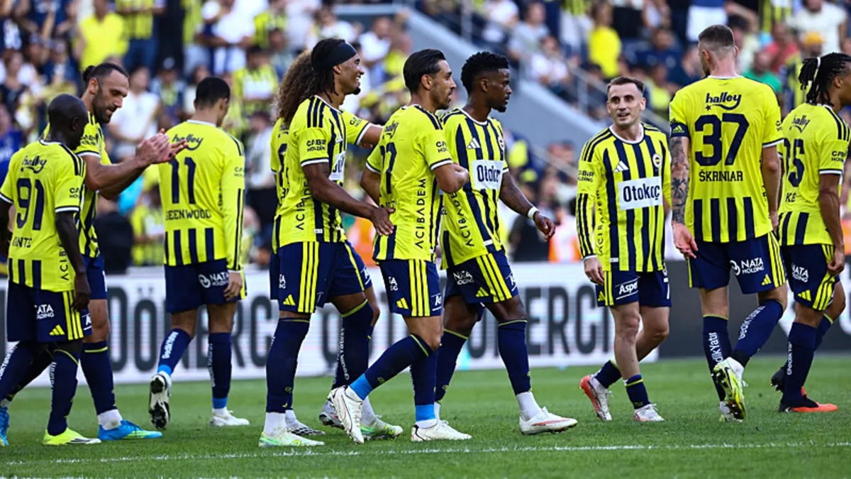 Fenerbahçe'nin Tarihi Eyüpspor Galibiyetine Ahmet Çakar'dan Yorum