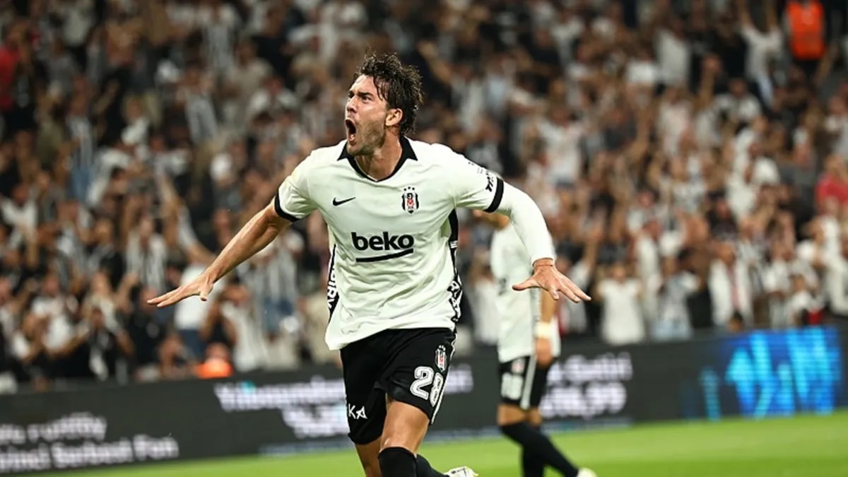 Beşiktaş'ın Gol Yükünü Çeken Dušan Vlahović Sakatlık Şokuyla Milli Takım Kadrosundan Çıkarıldı
