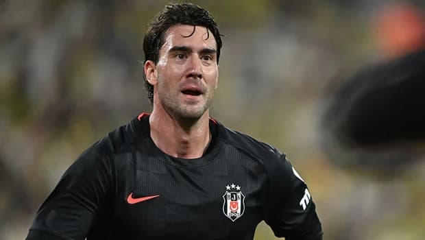 Beşiktaş'ın Golcü Yıldızı Dusan Vlahovic Amedspor Maçı Sonrası Sakatlandı