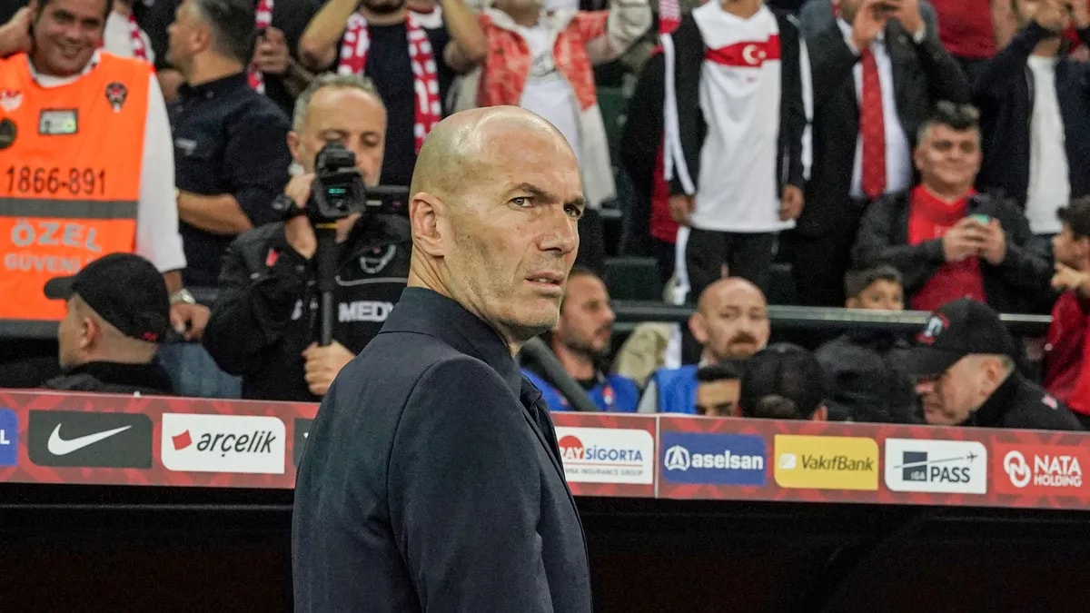 Zinedine Zidane'dan A Milli Takım'a Fransa Maçı Sonrası Övgü: "Türkiye Çok İyi Oynadı"