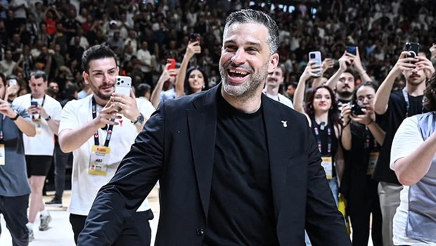 Beşiktaş'ın Golcüsü Vlahovic Avrupa Ligi Maçı Öncesi Gündemde