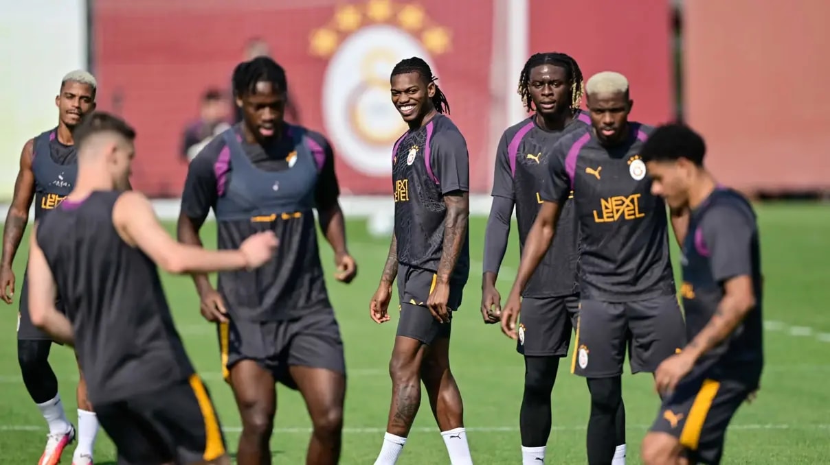 Galatasaray Barcelona maçı için son antrenmanını tamamladı