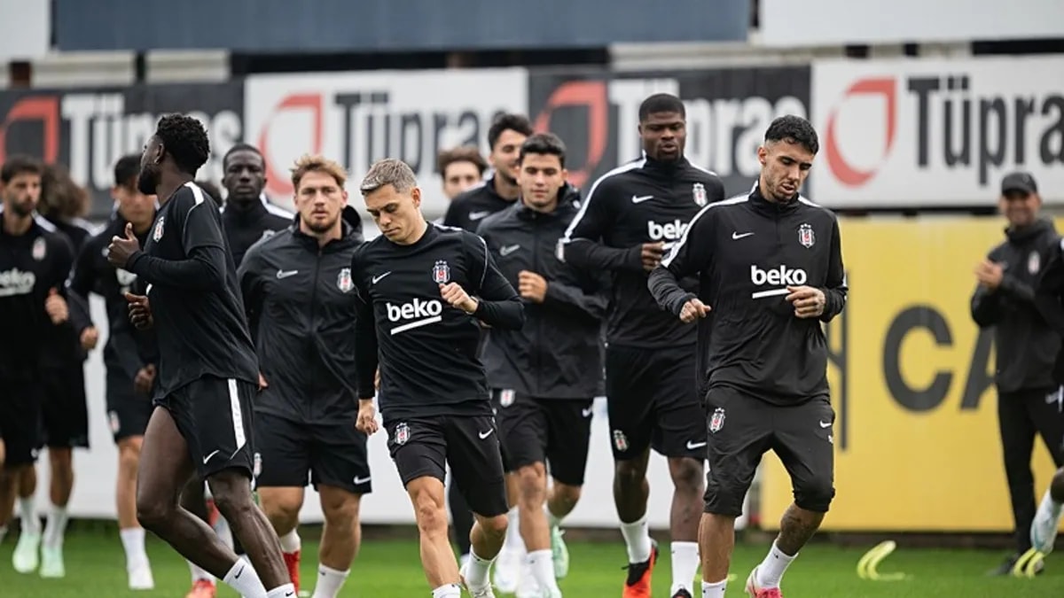 Beşiktaş'ın Hoffenheim Kamp Kadrosu Belli Oldu: Gözler Dušan Vlahović'te