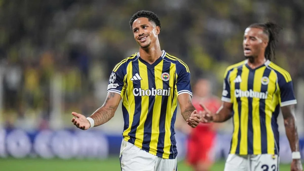 Fenerbahçe'de Jayden Oosterwolde İçin Sakatlık Sonrası Plan Şekilleniyor